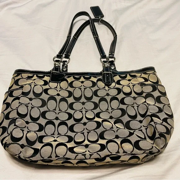 Coach Black and Cream Signature Tote Bag - Picture 2 of 4